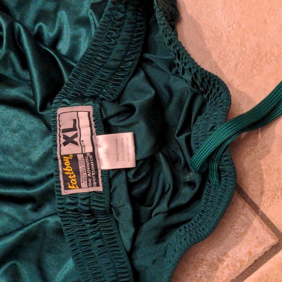 Vibrant green athletic shorts - Picture 3 of 4